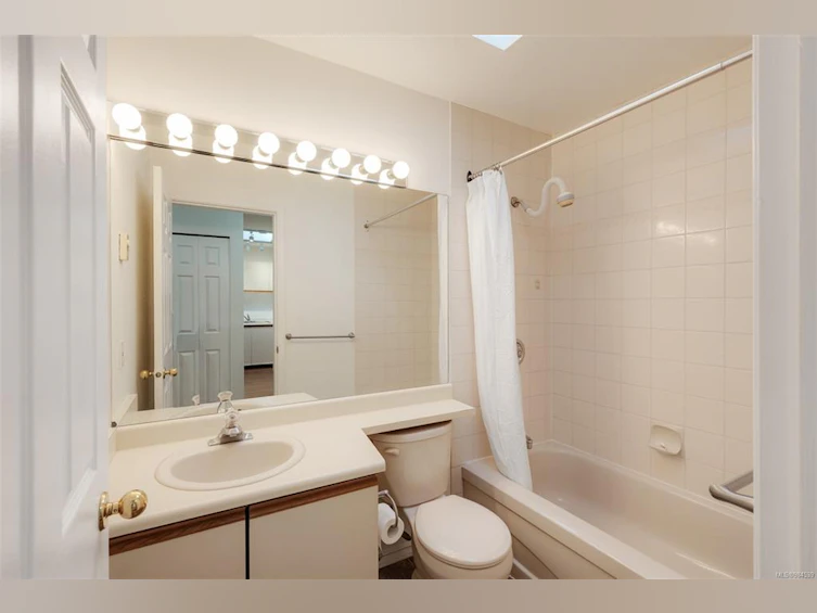 404-2647 Graham Street, Victoria, BC, V8T 3Y8 - 20