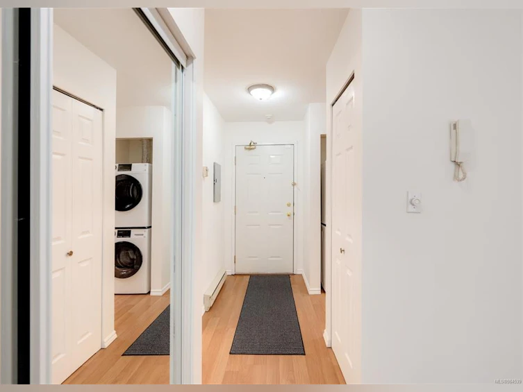 404-2647 Graham Street, Victoria, BC, V8T 3Y8 - 23