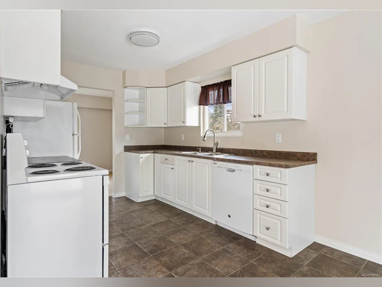 3351 Painter Road, Colwood, BC, V9C 2J1 - 12
