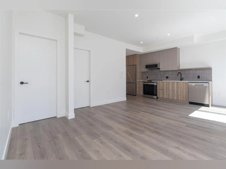 411-1301 Hillside Avenue, Victoria, BC, V8T 0E3 - 15