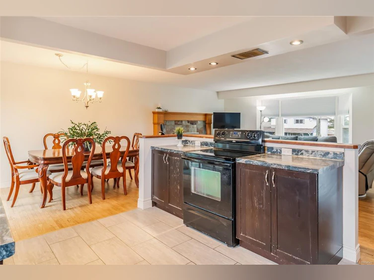 726 Nanoose Avenue, Parksville, BC, V9P 1E9 - 21