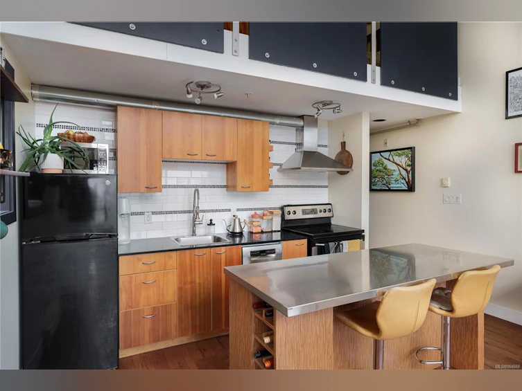 303-555 Chatham Street, Victoria, BC, V8T 1E1 - 11
