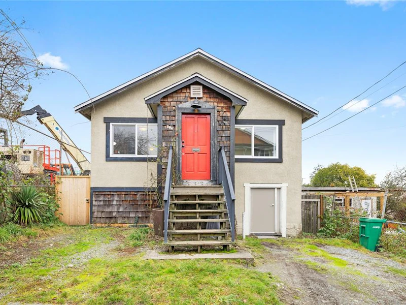 206 Sabiston Street, Nanaimo BC V9R 1M3