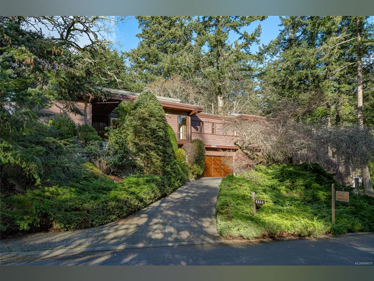 4464 Sunnywood Place, Saanich, BC, V8X 4N4 - 3
