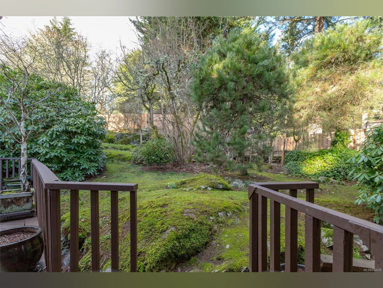 4464 Sunnywood Place, Saanich, BC, V8X 4N4 - 53