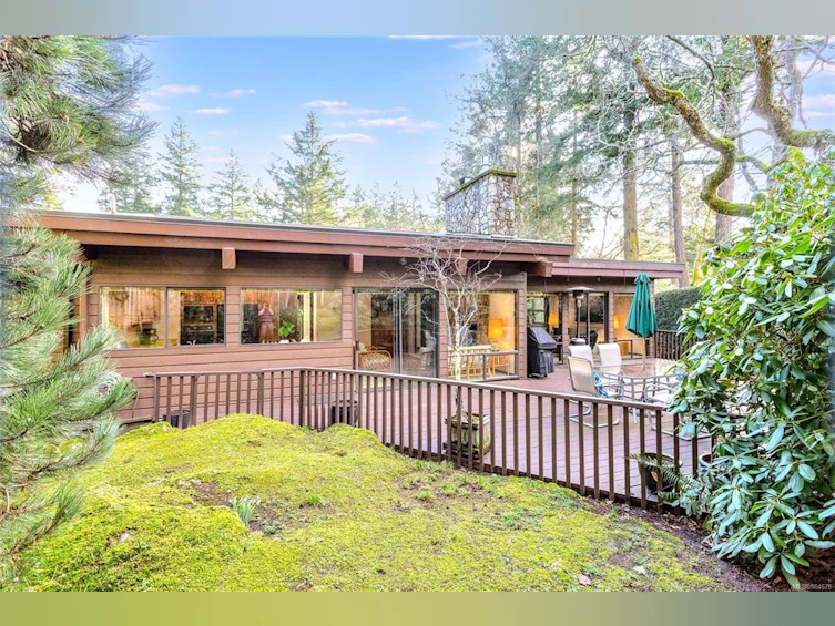 4464 Sunnywood Place, Saanich, BC, V8X 4N4 - 54