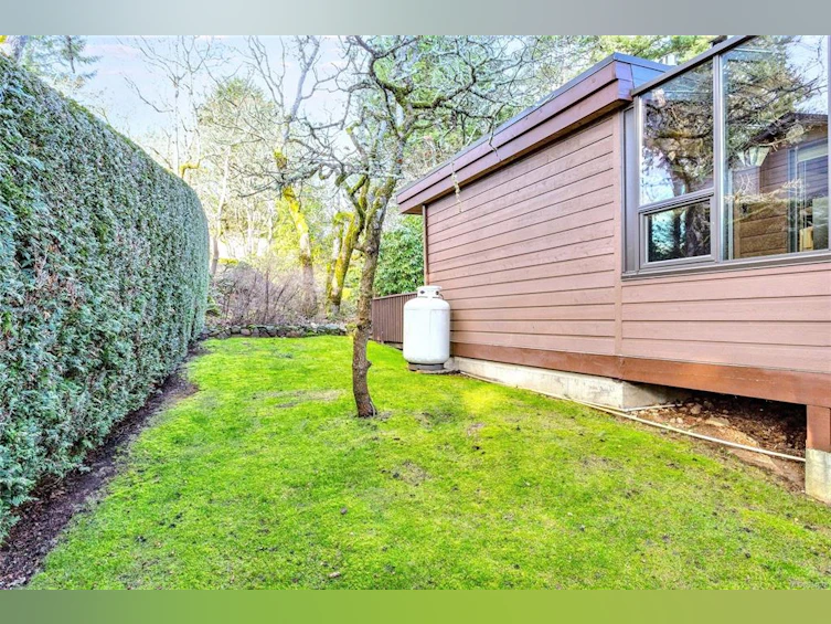 4464 Sunnywood Place, Saanich, BC, V8X 4N4 - 59