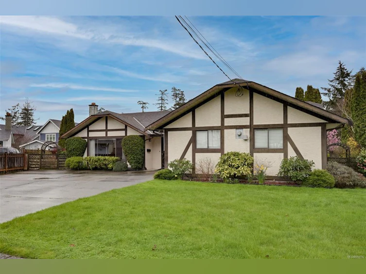 2157 Naomi Place, Sidney, BC, V8L 4T2 - 2