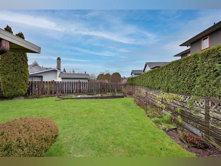 2157 Naomi Place, Sidney, BC, V8L 4T2 - 43