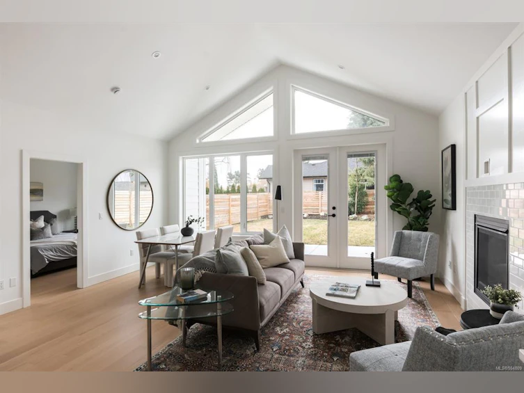 2283 Weiler Avenue, Sidney, BC, V8L 1R9 - 12