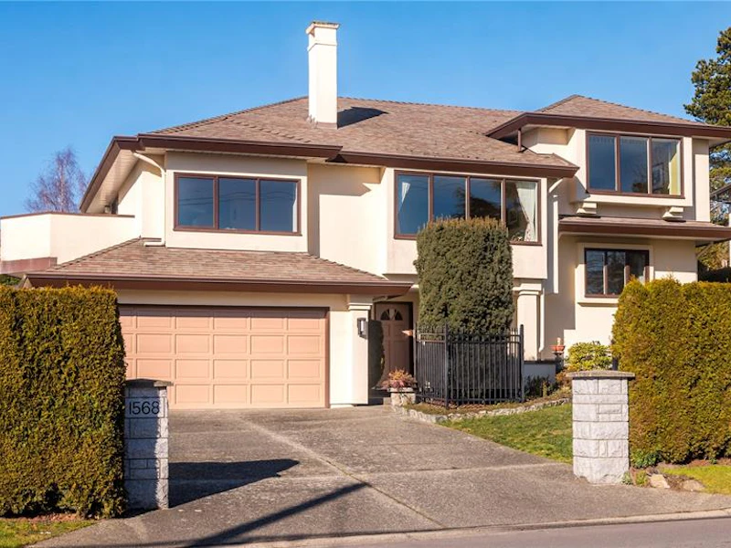 1568 Rockland Avenue, Victoria BC V8S 1W5
