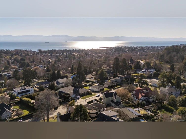 1568 Rockland Avenue, Victoria, BC, V8S 1W5 - 43