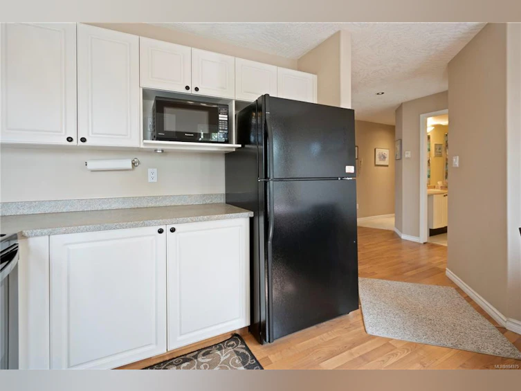 206-2349 James White Boulevard, Sidney, BC, V8L 1Z7 - 8