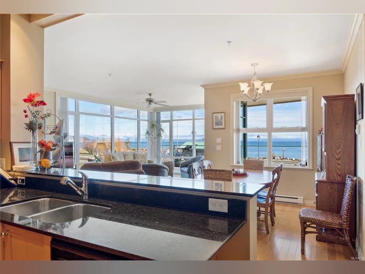 102-2676 S Island Highway, Campbell River, BC, V9W 1C7 - 8