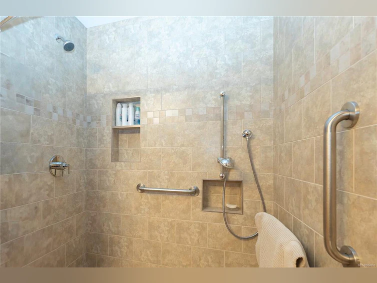 102-2676 S Island Highway, Campbell River, BC, V9W 1C7 - 19
