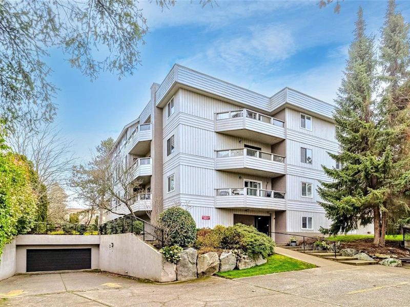 106 - 949 Cloverdale Avenue, Saanich BC V8X 2T4