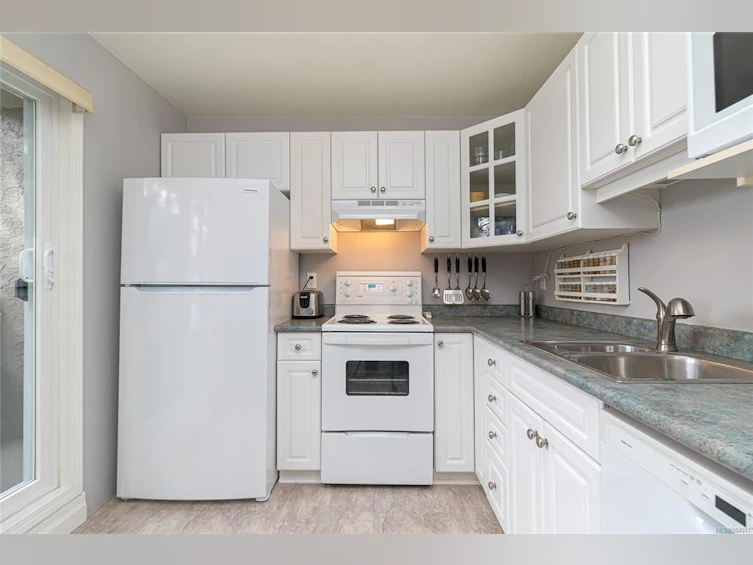 106-949 Cloverdale Avenue, Saanich, BC, V8X 2T4 - 10