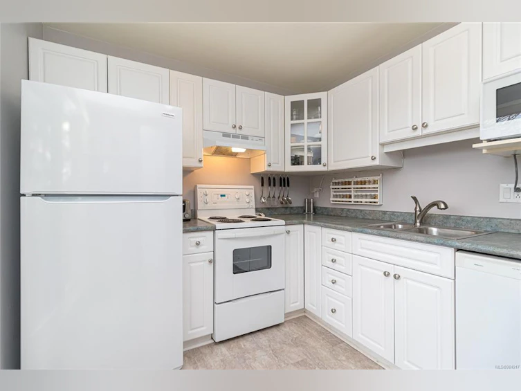 106-949 Cloverdale Avenue, Saanich, BC, V8X 2T4 - 11