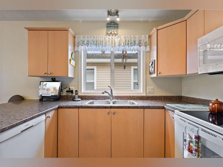 39-7570 Tetayut Road, Central Saanich, BC, V8S 4C2 - 9