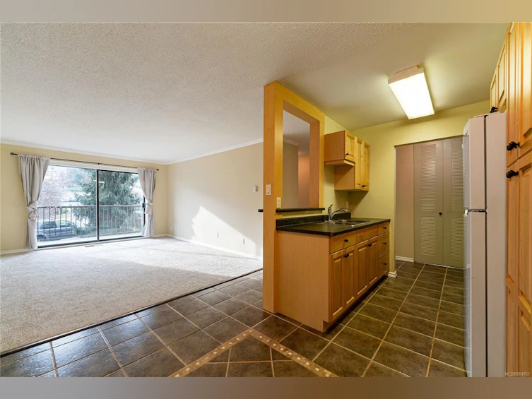 205-1600 Dufferin Crescent, Nanaimo, BC, V9S 5N2 - 2
