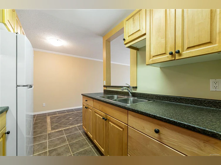 205-1600 Dufferin Crescent, Nanaimo, BC, V9S 5N2 - 4
