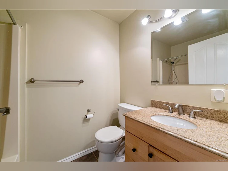 205-1600 Dufferin Crescent, Nanaimo, BC, V9S 5N2 - 8