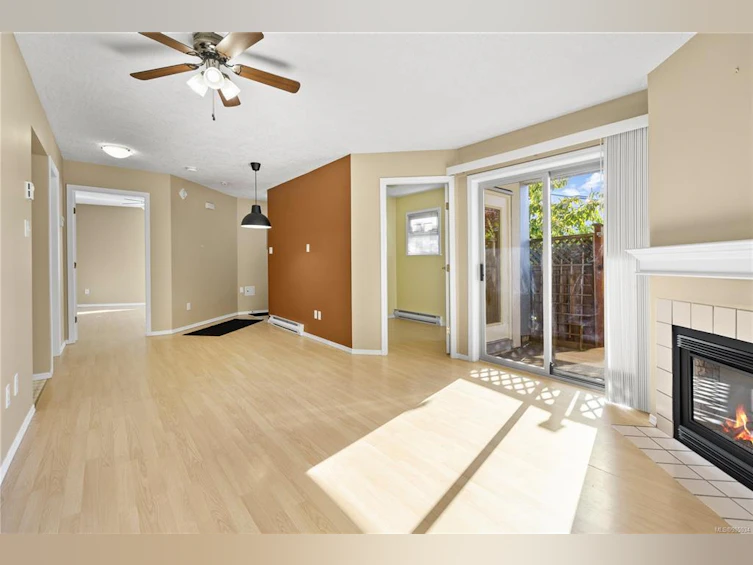 8-930 North Park Street, Victoria, BC, V8T 1C6 - 3
