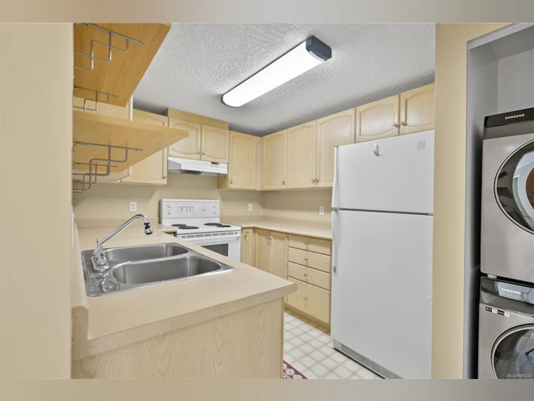 8-930 North Park Street, Victoria, BC, V8T 1C6 - 6