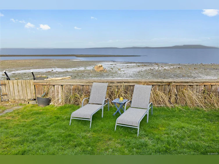 3257 Island Highway, Qualicum Beach, BC, V9K 2C6 - 5