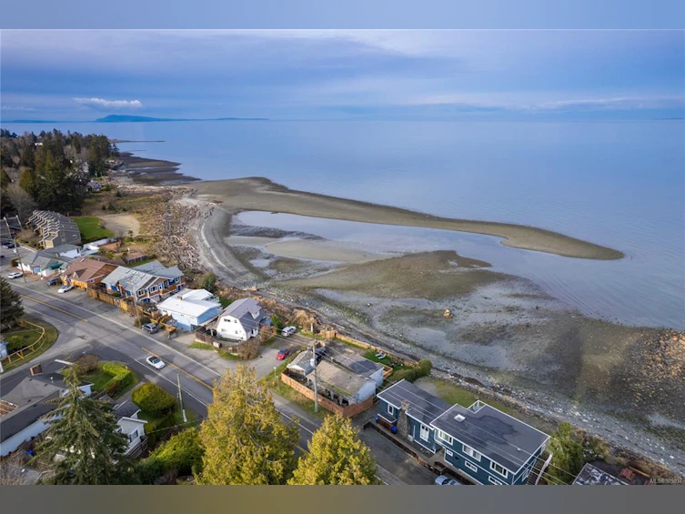 3257 Island Highway, Qualicum Beach, BC, V9K 2C6 - 35