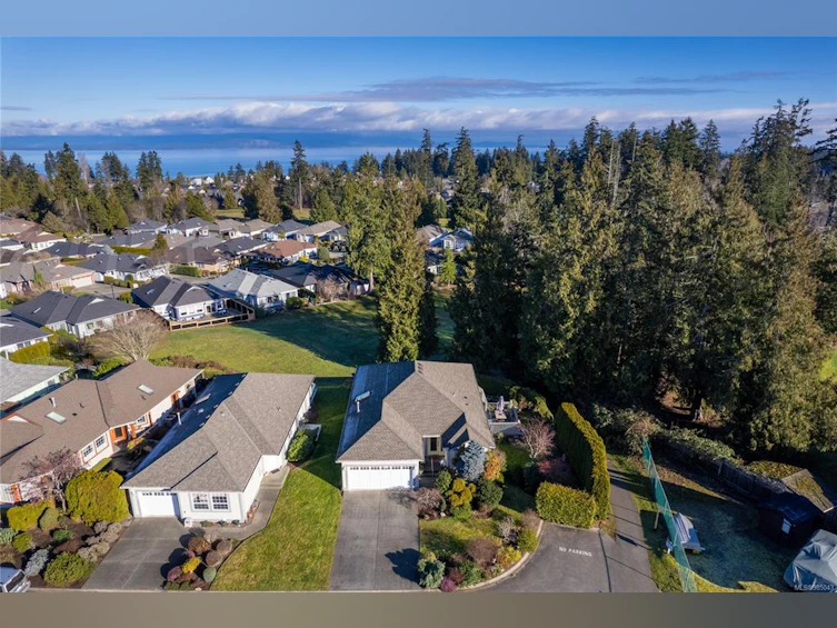 677 Windward Way, Qualicum Beach, BC, V9K 2K4 - 9