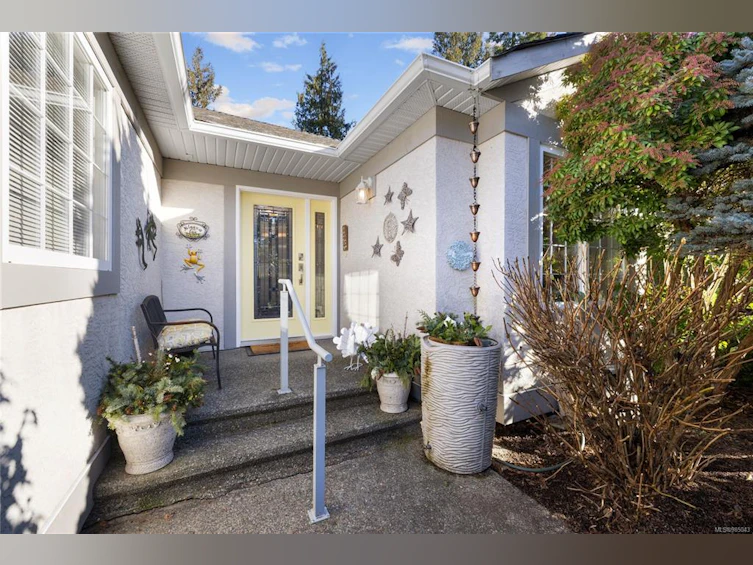 677 Windward Way, Qualicum Beach, BC, V9K 2K4 - 36