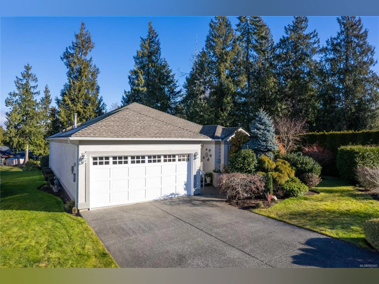 677 Windward Way, Qualicum Beach, BC, V9K 2K4 - 42