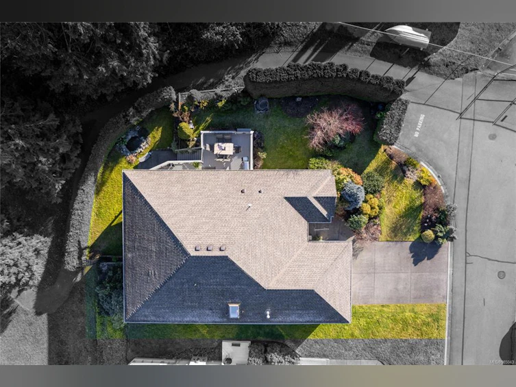 677 Windward Way, Qualicum Beach, BC, V9K 2K4 - 50