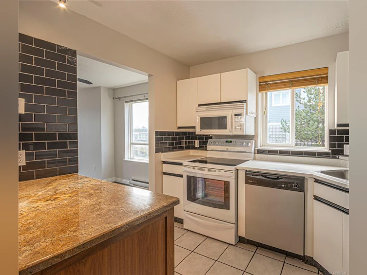 301-315 Hecate Street, Nanaimo, BC, V9R 4J9 - 18
