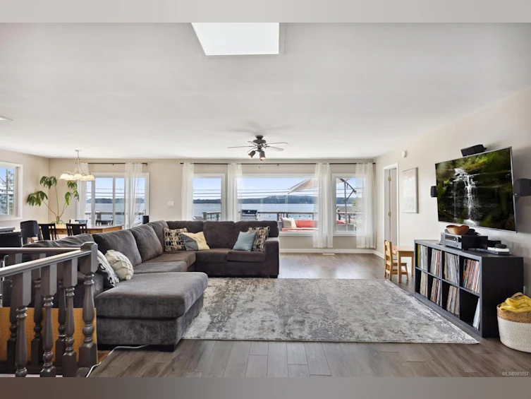5626 1st Street, Union Bay, BC, V0R 3B0 - 4