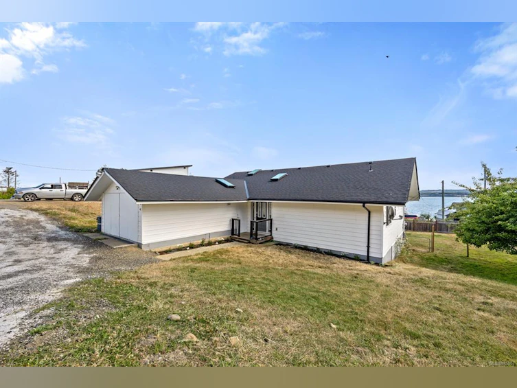 5626 1st Street, Union Bay, BC, V0R 3B0 - 16