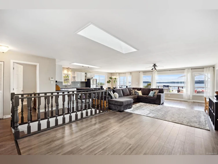 5626 1st Street, Union Bay, BC, V0R 3B0 - 17