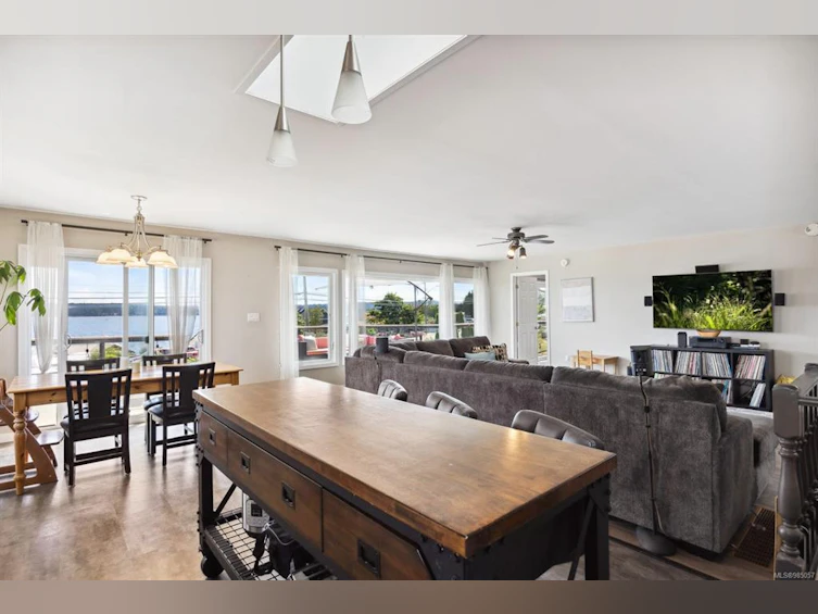 5626 1st Street, Union Bay, BC, V0R 3B0 - 18