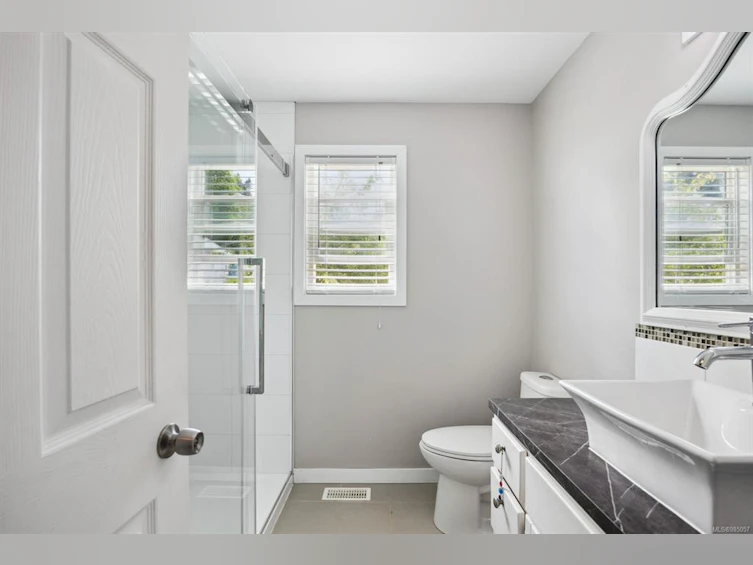 5626 1st Street, Union Bay, BC, V0R 3B0 - 23