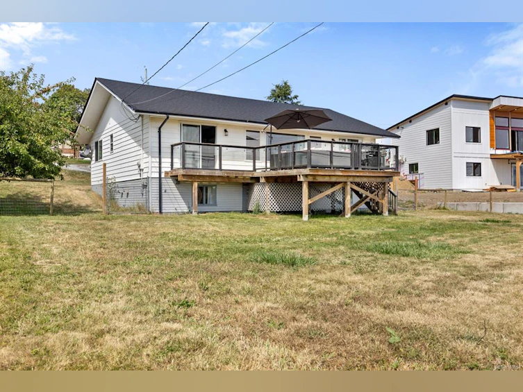 5626 1st Street, Union Bay, BC, V0R 3B0 - 30