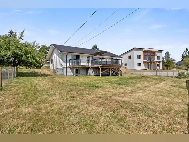 5626 1st Street, Union Bay, BC, V0R 3B0 - 31