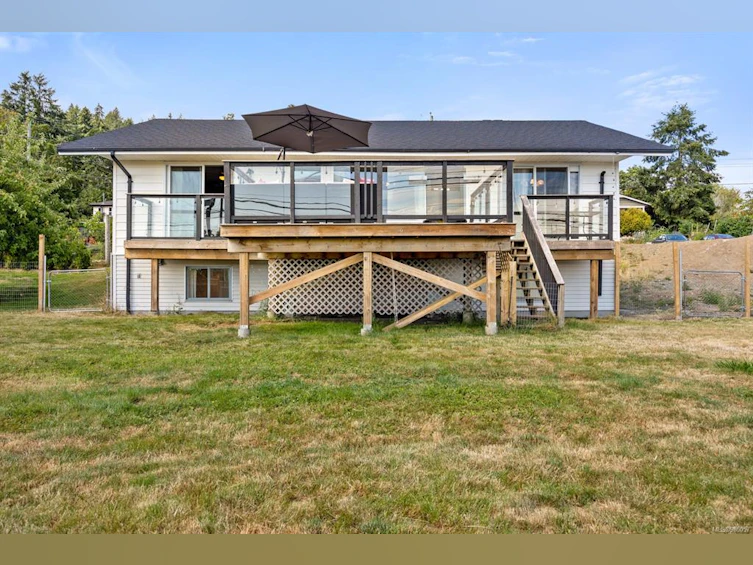 5626 1st Street, Union Bay, BC, V0R 3B0 - 32