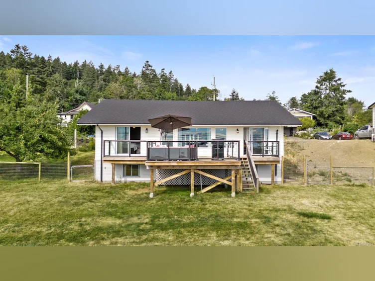 5626 1st Street, Union Bay, BC, V0R 3B0 - 36