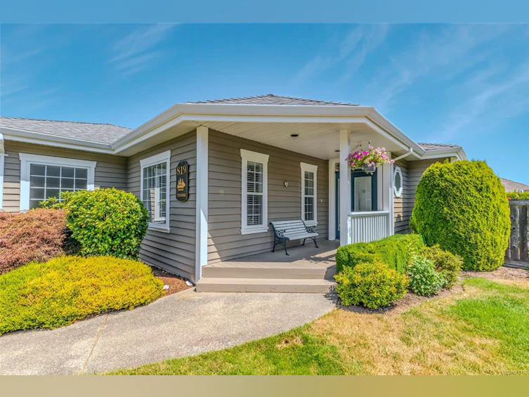 819 Tribune Place, Qualicum Beach, BC, V9K 2P1 - 16