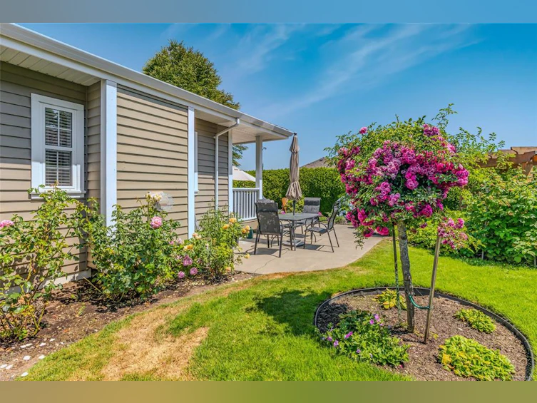 819 Tribune Place, Qualicum Beach, BC, V9K 2P1 - 37