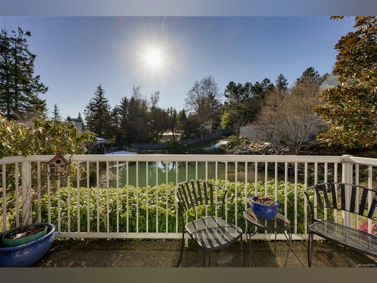 39-5110 Cordova Bay Road, Saanich, BC, V8Y 2K5 - 11