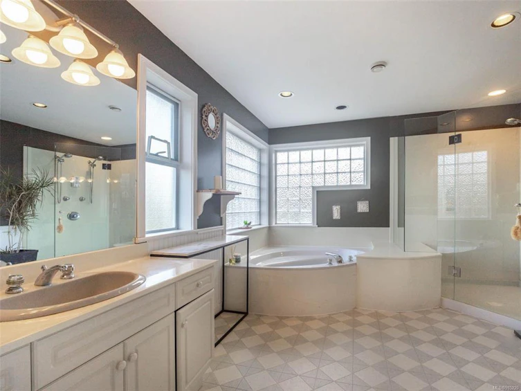 802 Towner Park Road, North Saanich, BC, V8L 5L6 - 30