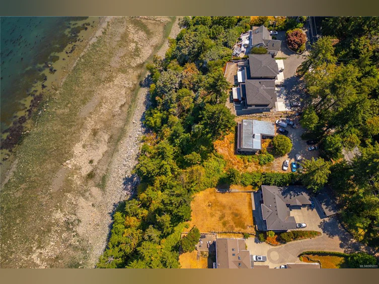 4601 Cordova Bay Road, Saanich, BC, V8X 3V6 - 4