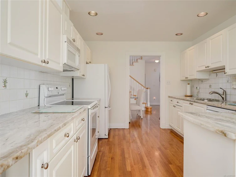 85-530 Marsett Place, Saanich, BC, V8Z 7J2 - 8